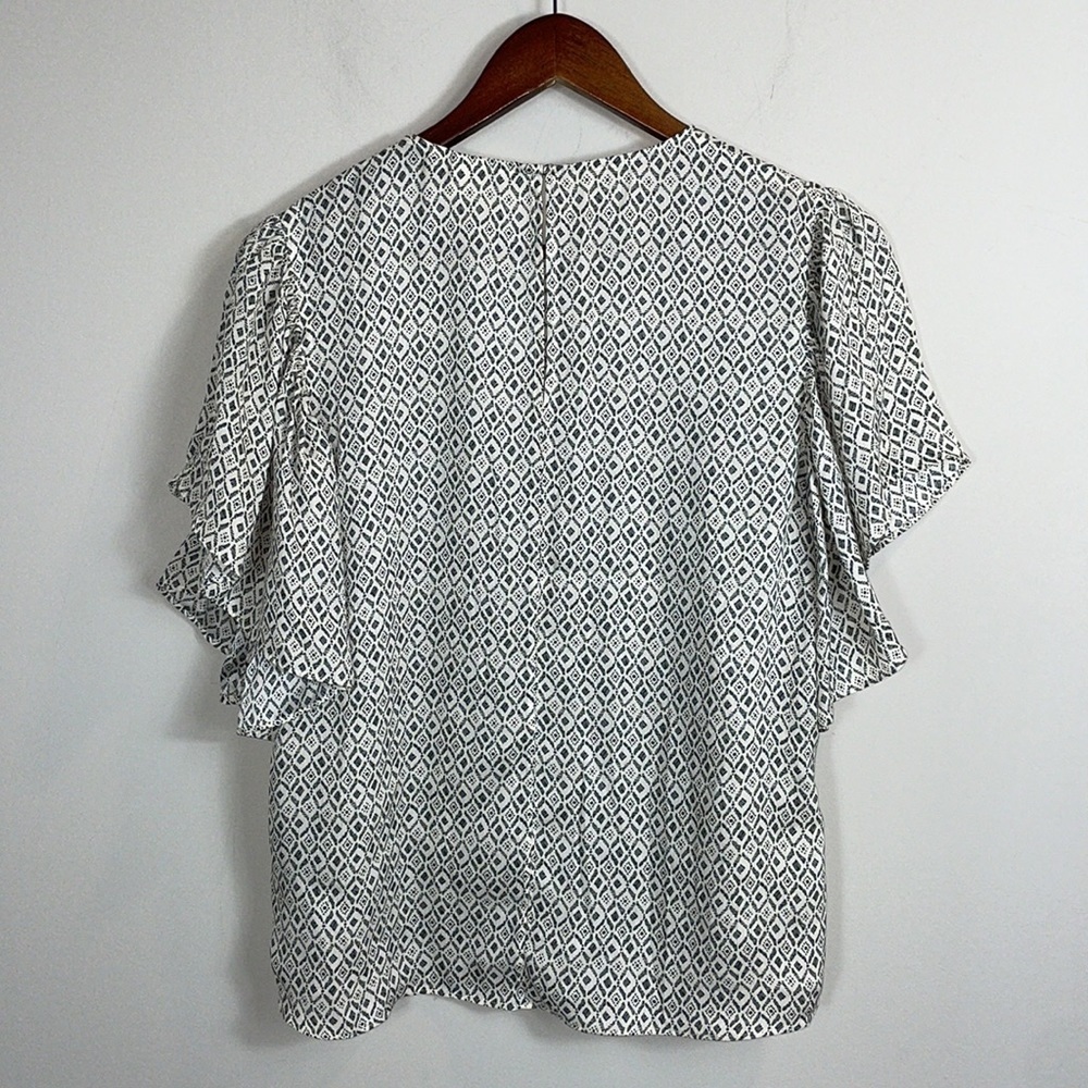 H & M Diamond Patterned Flutter Sleeve Blouse Wom… - image 3